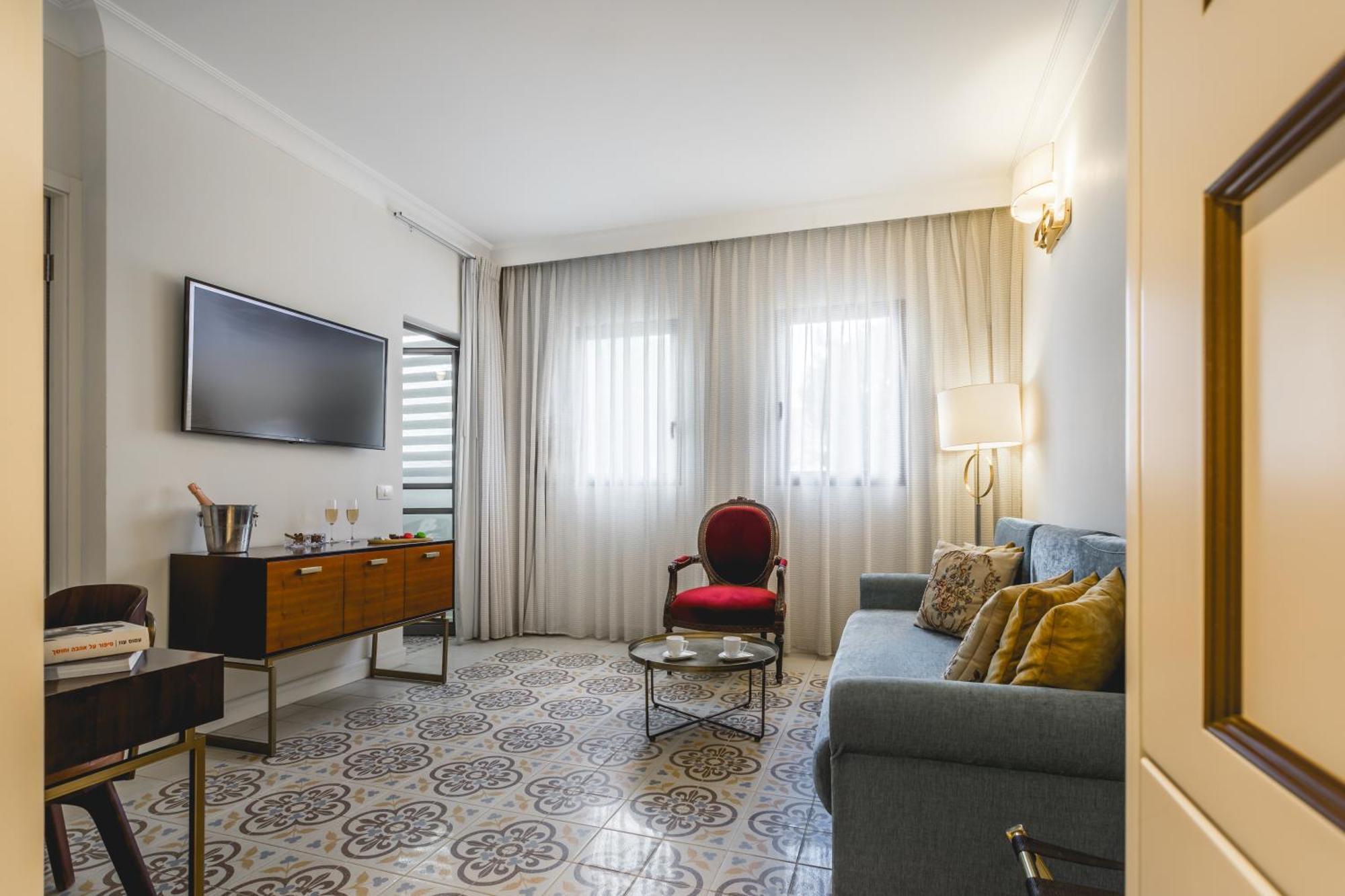 Edmond Luxury Hotel & Spa 罗什平纳 外观 照片