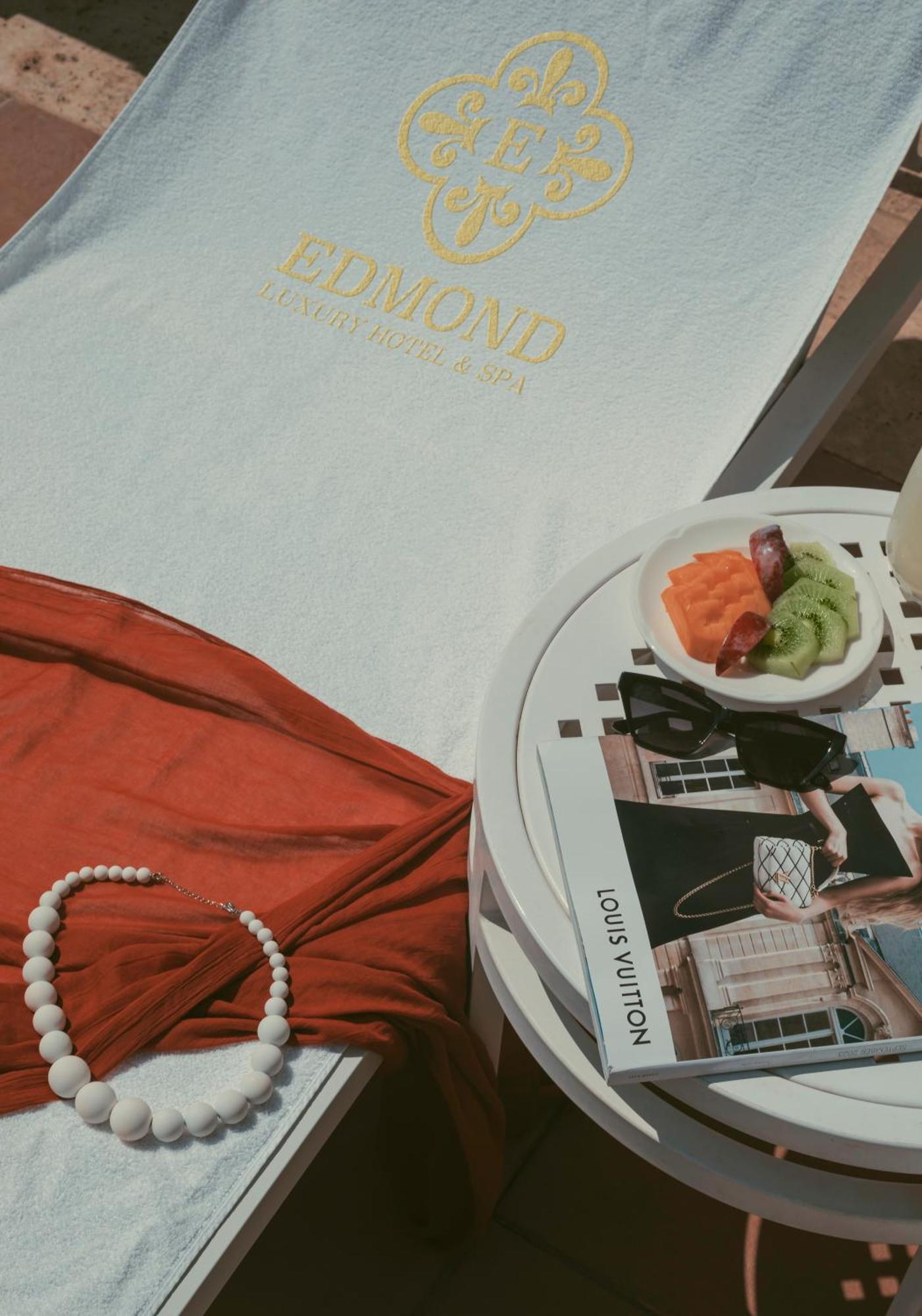 Edmond Luxury Hotel & Spa 罗什平纳 外观 照片