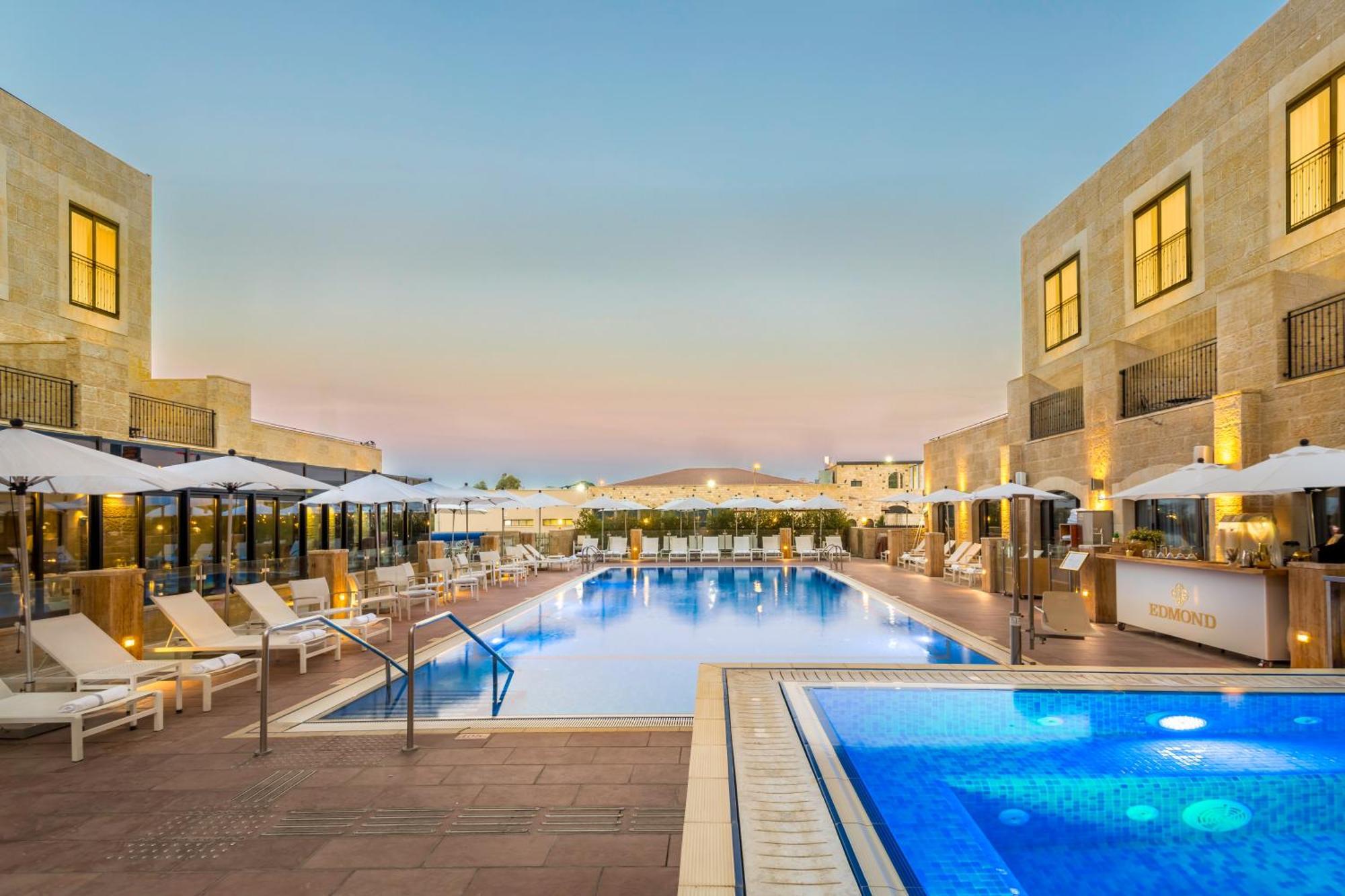 Edmond Luxury Hotel & Spa 罗什平纳 外观 照片